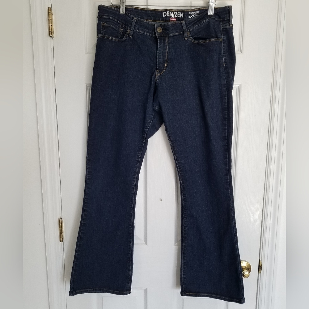 Denizen from Levi's Modern Boot Cut Dark Blue Jeans Size 18M